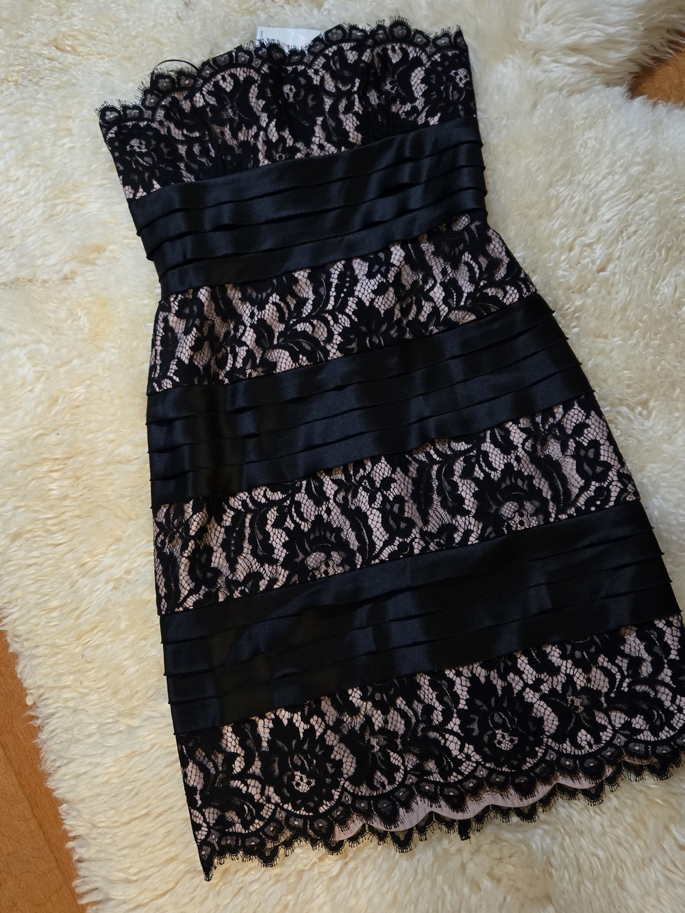 BCBGMaxAzria Lace Overlay Satin Stripe Strapless Formal Dress Size 2